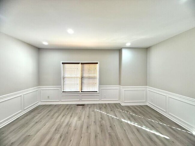 Building Photo - 2168 Pebble Beach Dr