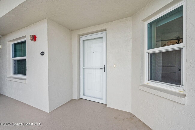 Building Photo - 8700 Ridgewood Ave