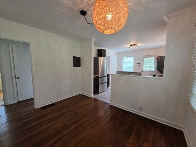 Building Photo - 540 Church Rd SE