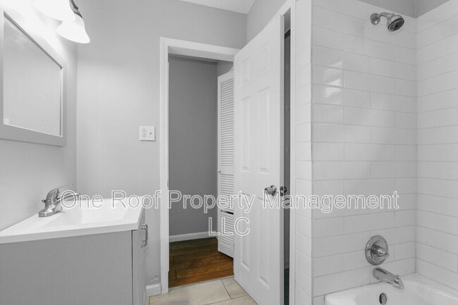 Building Photo - 937 Metropolitan Ave