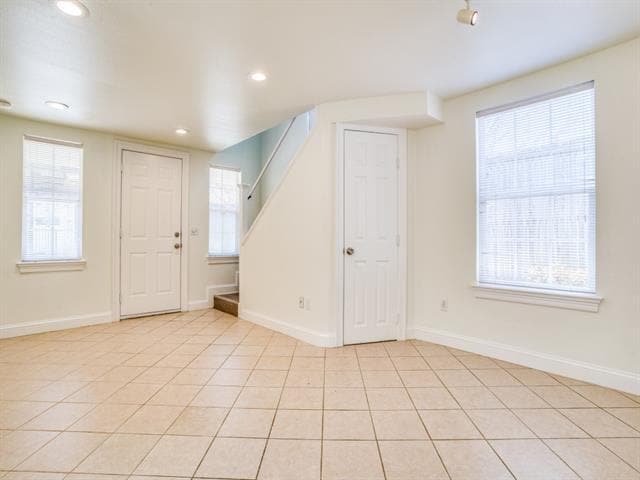 Building Photo - 4418 Normandy Ave