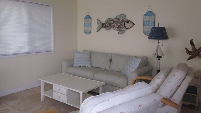 Building Photo - FOR SALE/ OCEAN FRONT/ $825K