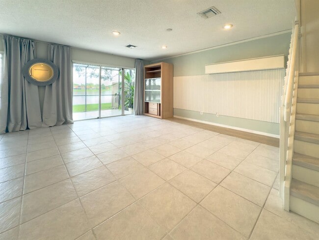 Building Photo - 1705 SW 110th Terrace