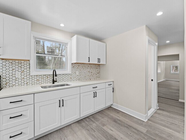 Building Photo - Beautifully Updated Home on Quiet Street in Browns Mills