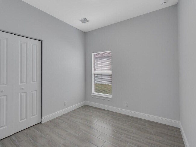 Building Photo - 2465 87th Ave