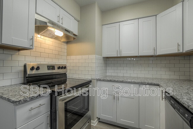 Building Photo - 3606 N Delaware St