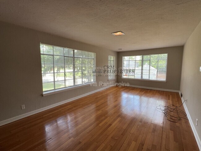 Building Photo - 2101 N Wheeling Ave