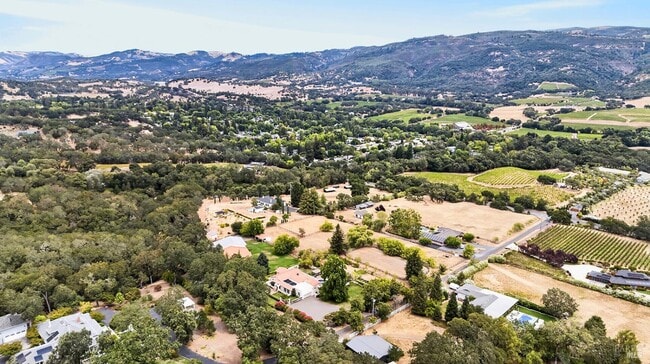 Building Photo - 15644 Arnold Dr
