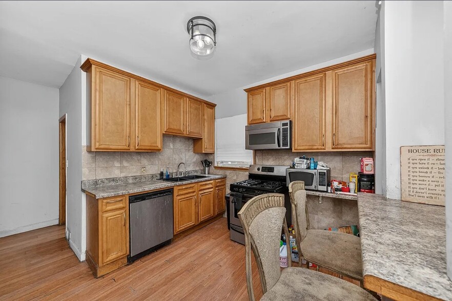 Building Photo - 7733 S Luella Ave