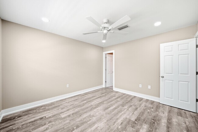 Building Photo - 942 Rue De Palms