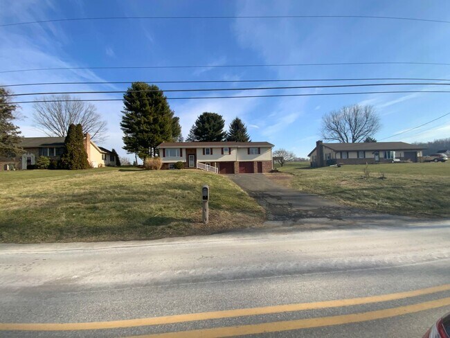 Building Photo - 5 br, 3 bath House - 35 CINDER RD