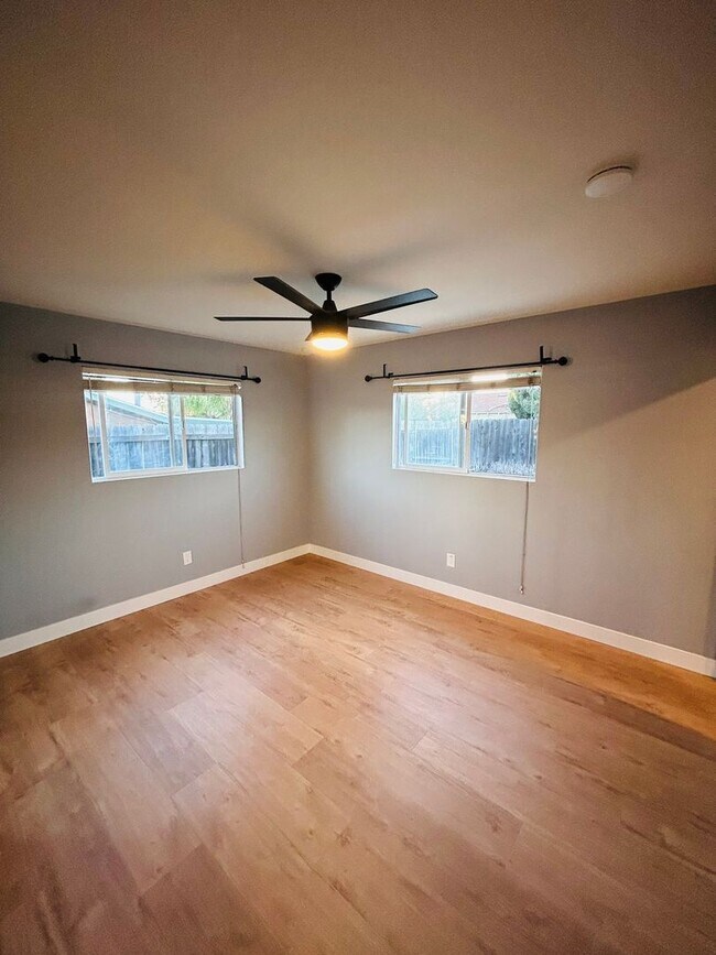 Building Photo - Upgraded 3 Bed / 2 Bath Pool Home with Solar in Lemon Grove