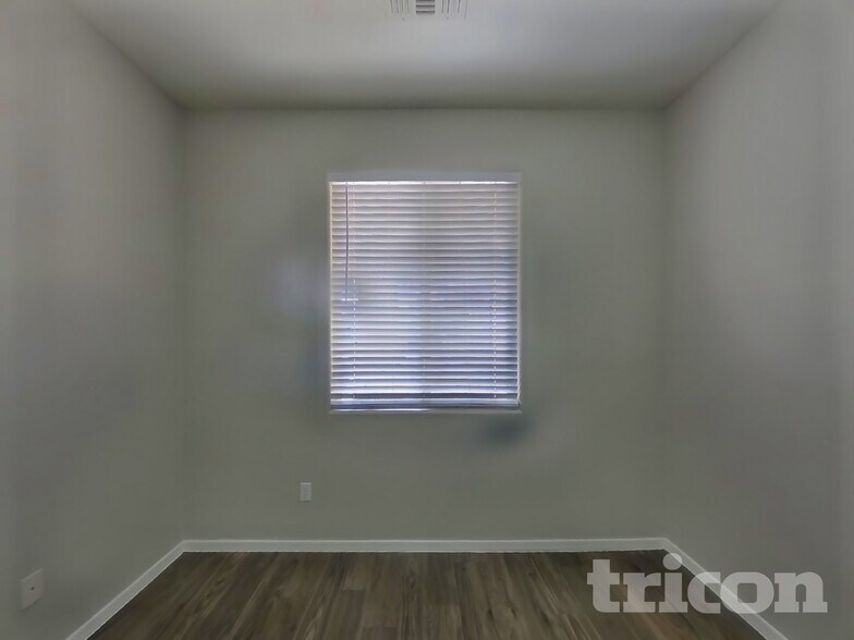 Building Photo - 7310 W St Charles Ave