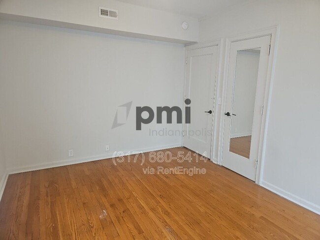 Building Photo - 1 W 28th St