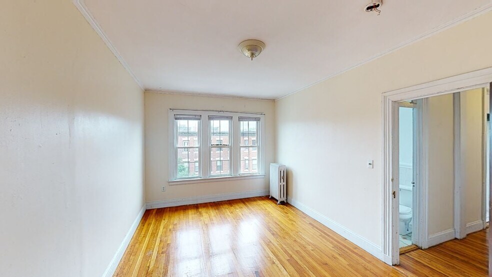 Building Photo - 14 Glenville Ave