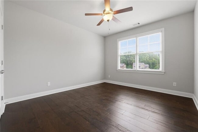 Building Photo - 710 Deer Holw Trce