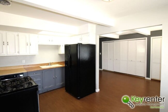 Building Photo - 419 Chaparral Way
