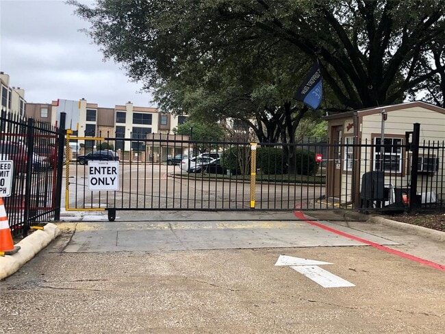 Building Photo - 11450 Audelia Rd