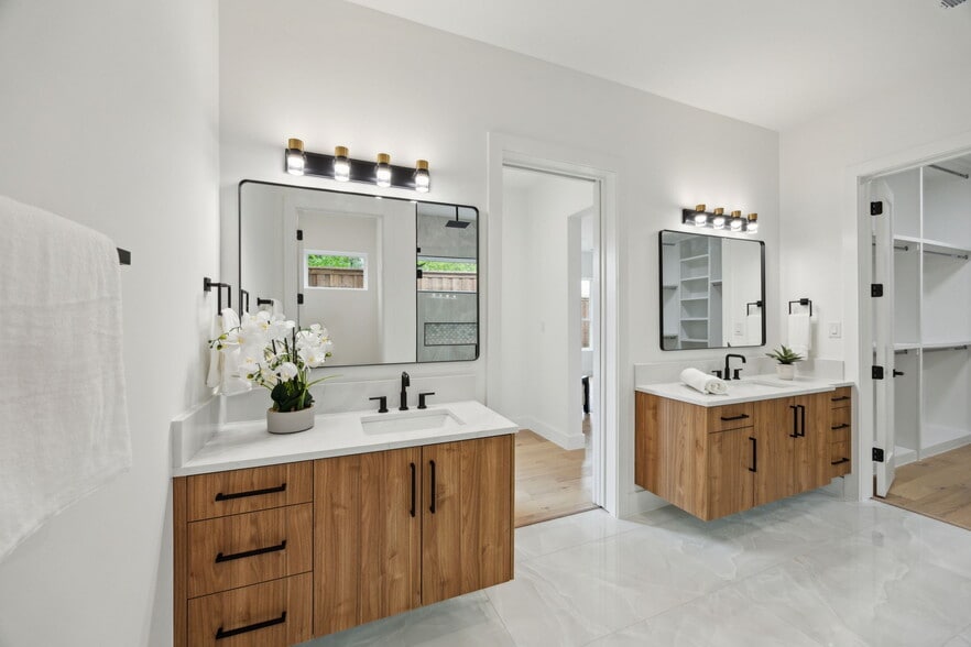 Building Photo - 3815 Hawick Ln