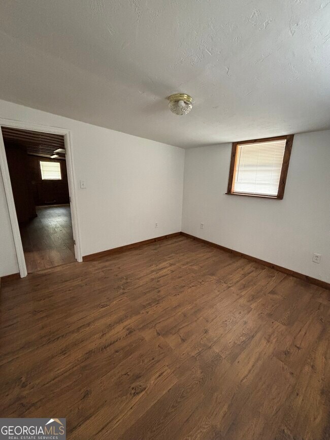 Building Photo - 44 Olympic Ln