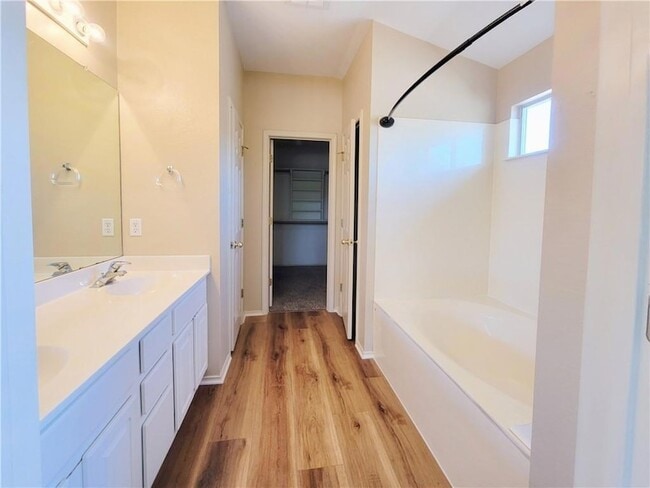 Building Photo - 610 Cenizo Path
