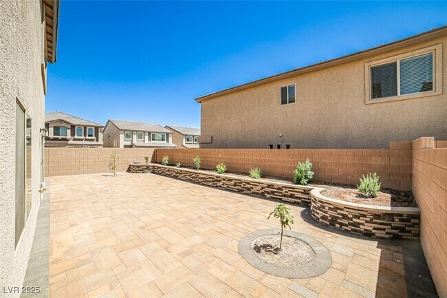 Building Photo - 7412 Legacy Pt St