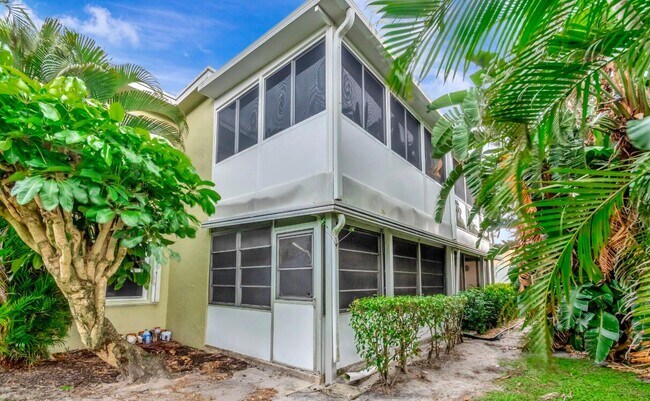 Building Photo - 1140 Mahogany Way
