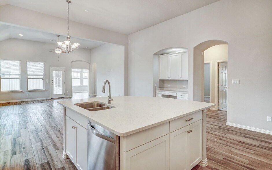 Building Photo - 213 Mindy Way