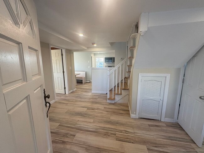 Building Photo - 2 Sea Ave