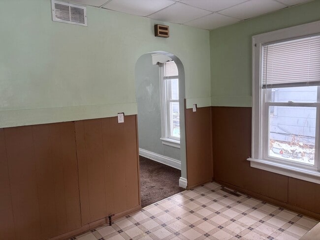 Building Photo - 1 Bedroom House with Loft