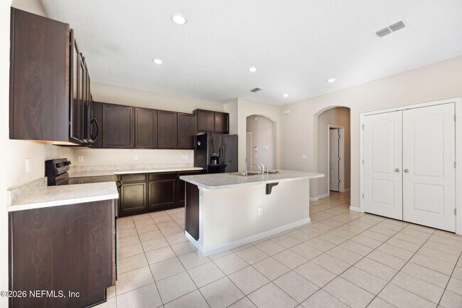 Building Photo - 5598 Kellar Cir