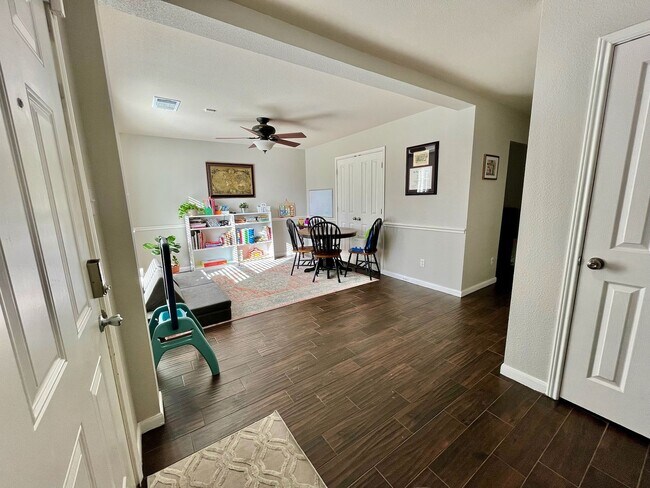 Building Photo - 21106 El Suelo Bueno