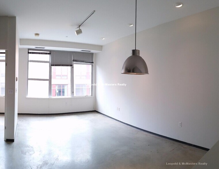 Building Photo - 160 E Berkeley St