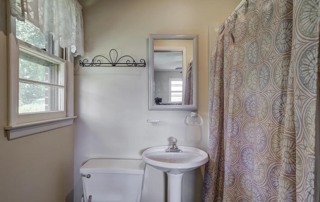 Building Photo - 223 Sequoyah Dr