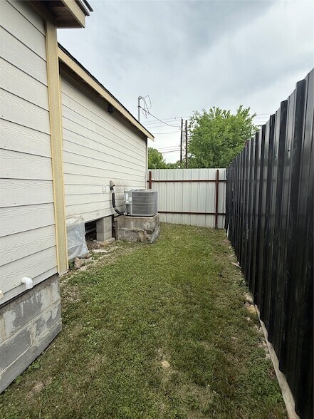 Building Photo - 10338 Aldine Westfield Rd