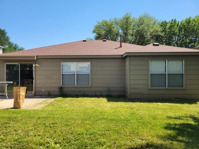 Building Photo - 1004 Wintercreek Dr
