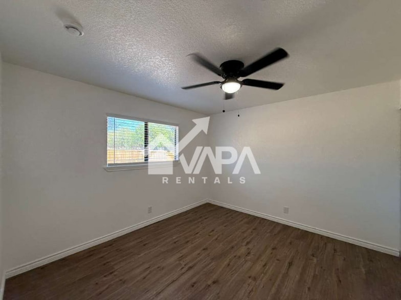 Building Photo - 6615 Cromer