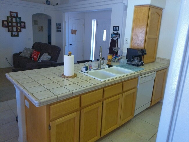 Building Photo - Winter Rental