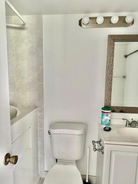 Building Photo - 212 Suffolk F