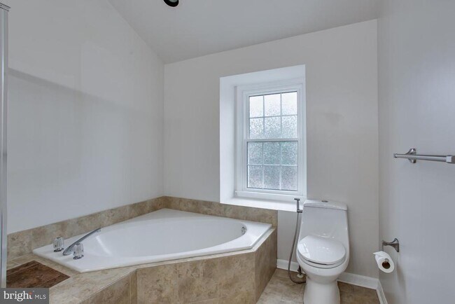 Building Photo - 21707 Leatherleaf Cir
