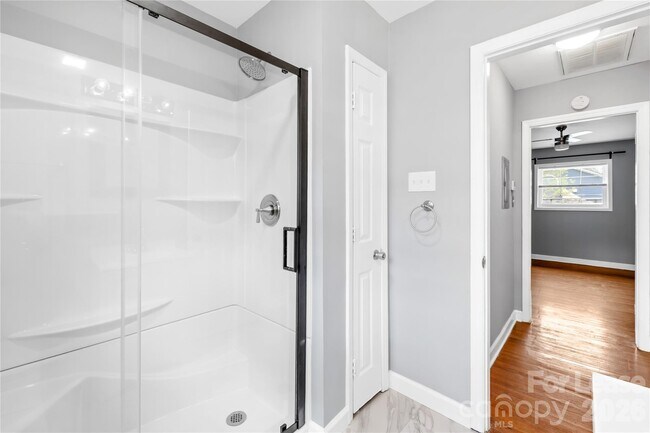 Building Photo - 3519 Benard Ave