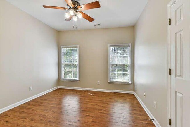 Building Photo - 330 Winherst Ln