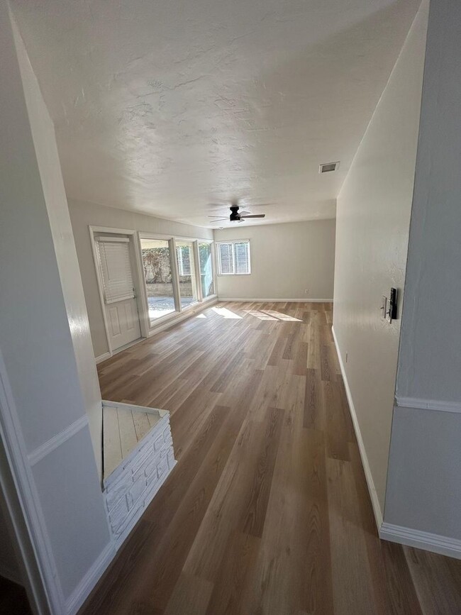 Building Photo - Beautiful Remodeled 3 Bedroom 2 Bath, Only. A Few Blocks from SDSU, Available Now $4,195