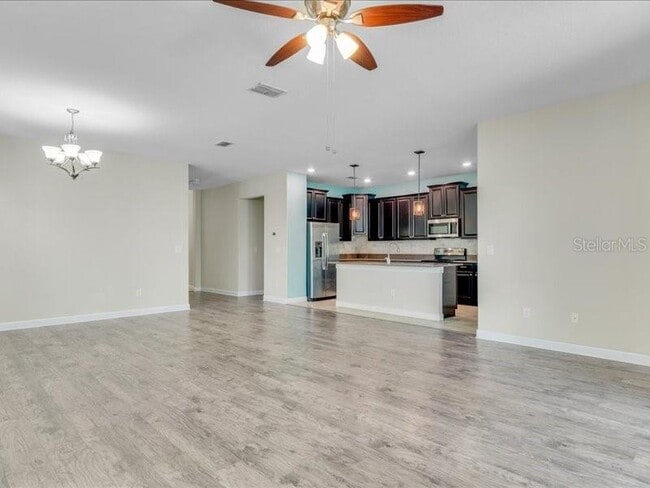 Building Photo - 1569 Thetford Cir