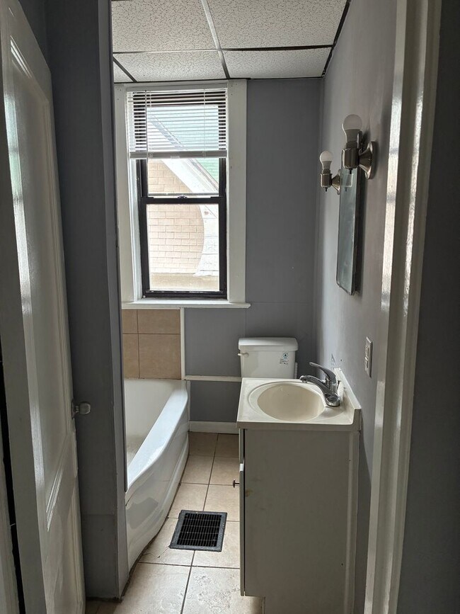 Building Photo - 3021 Ashlyn St
