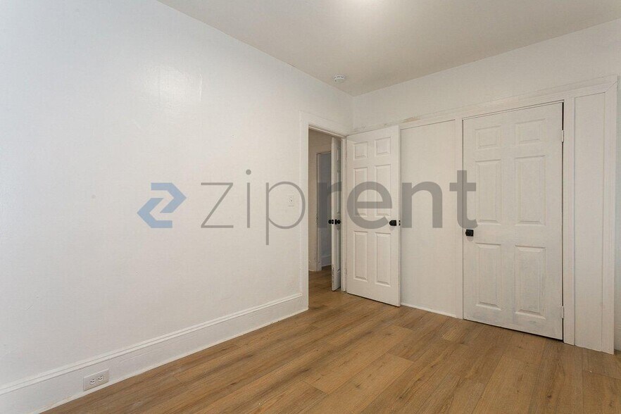 Building Photo - Unit 1L