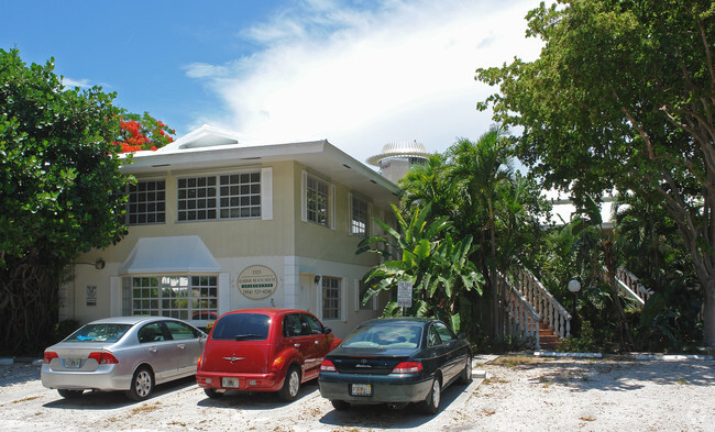 Primary Photo - Harbor Beach House Apartments