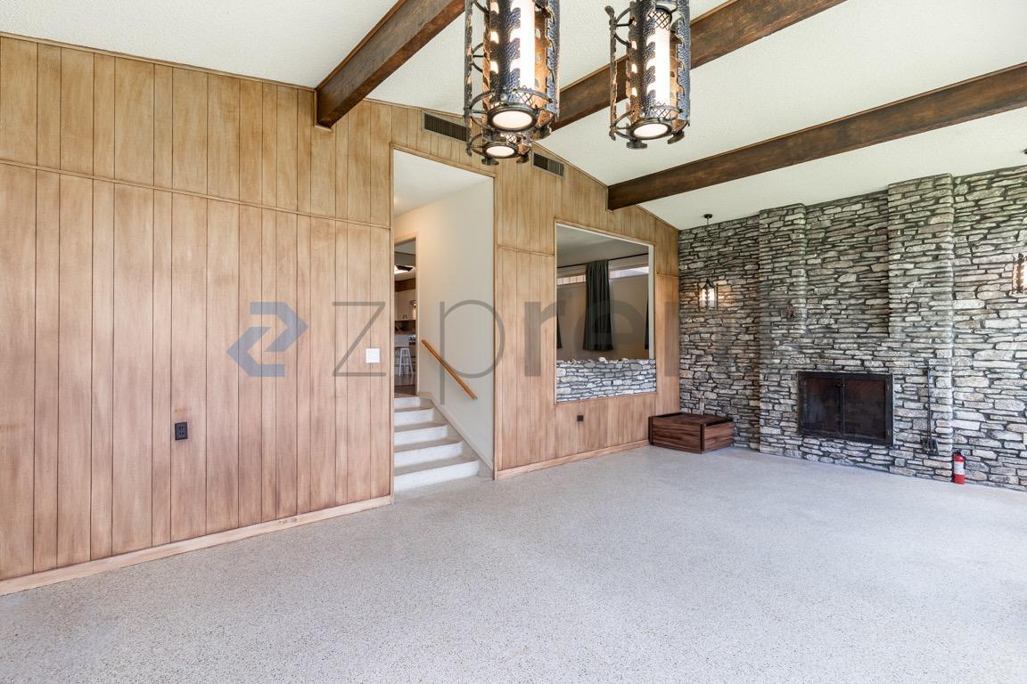 Building Photo - Unit