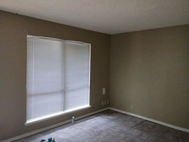 Primary Photo - Fall IN TO GREAT DEALS