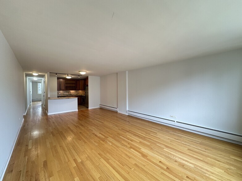 Building Photo - 1442 N Dearborn St